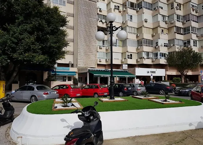 Estudio I Vistas Mar, Cerca Tren Y Malaga Lägenhet *